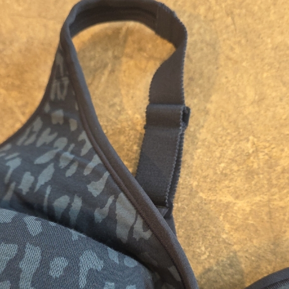 (J15) Cacique Navy Animal Print Bra Sz 50DDD - Picture 4 of 10